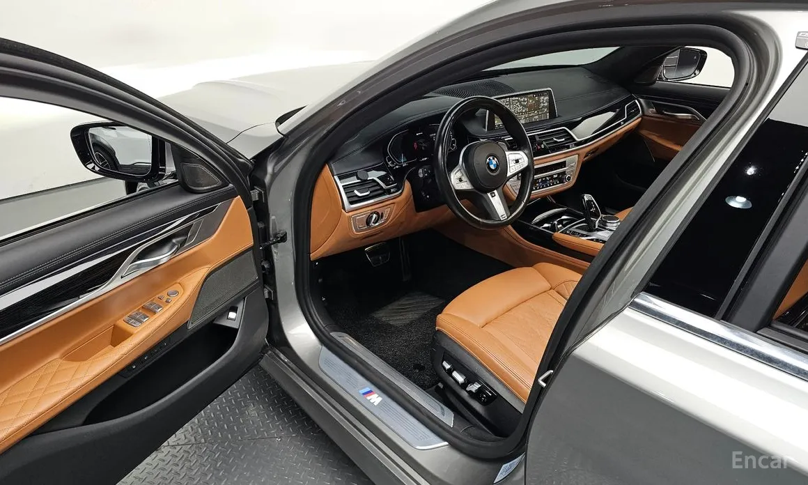 Фото 11 - BMW 7 Series