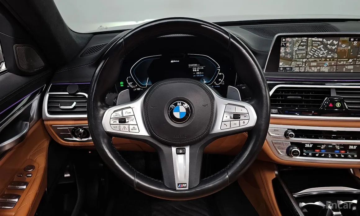 Фото 13 - BMW 7 Series