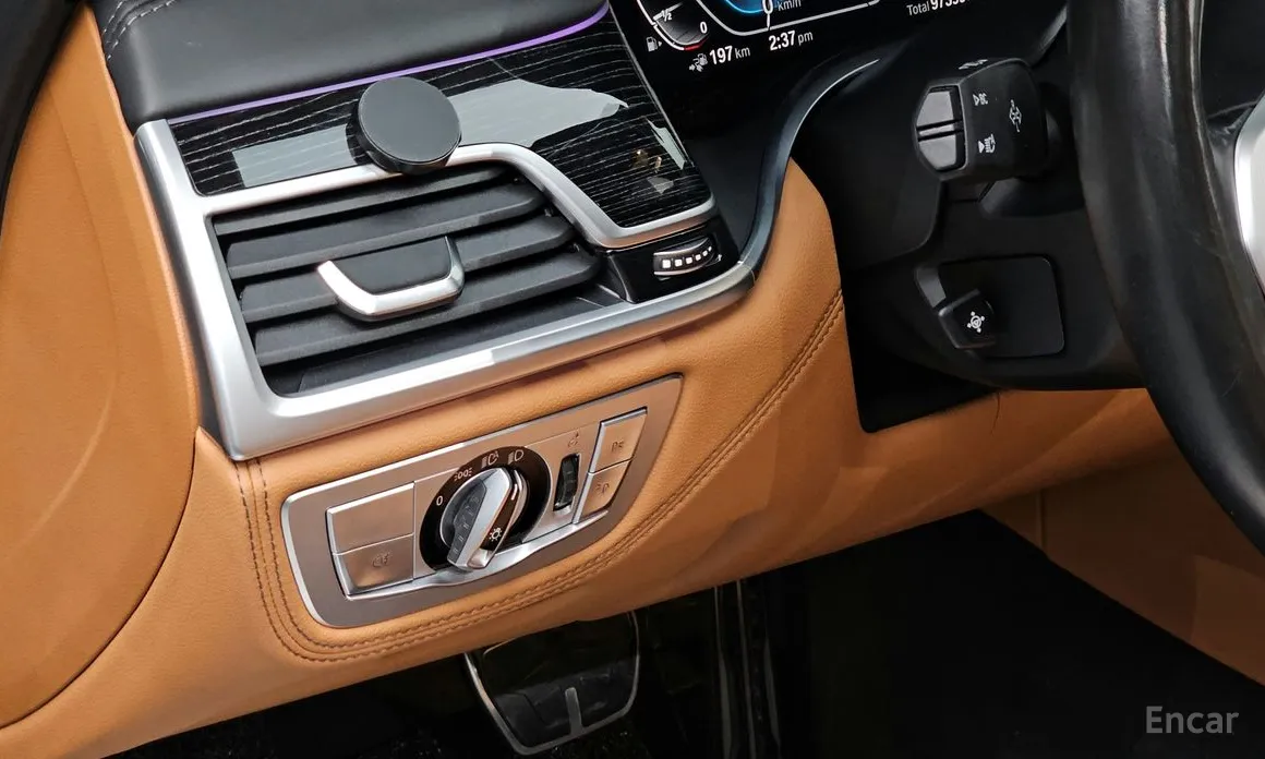 Фото 14 - BMW 7 Series