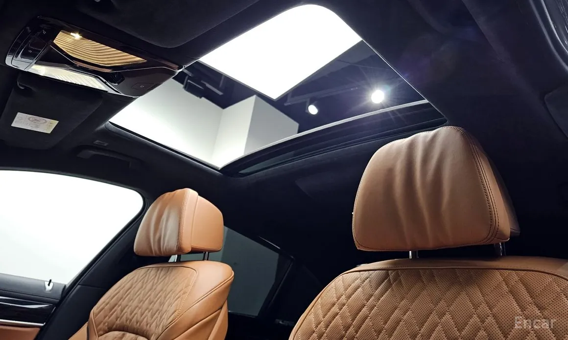 Фото 17 - BMW 7 Series