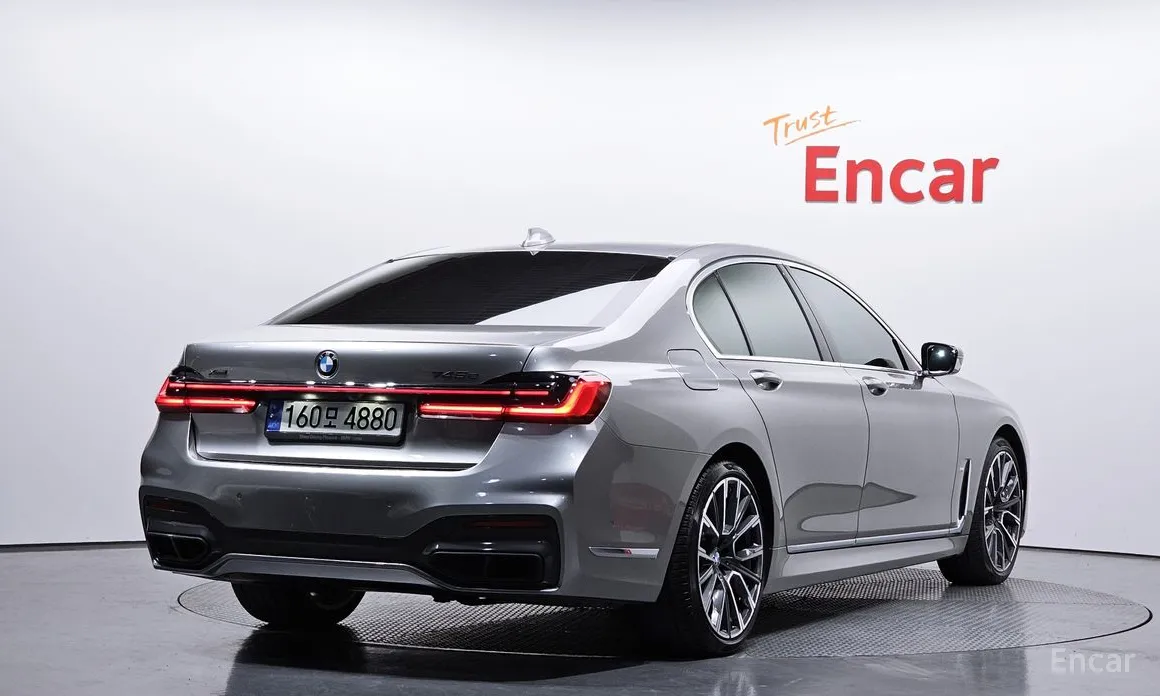 Фото 2 - BMW 7 Series