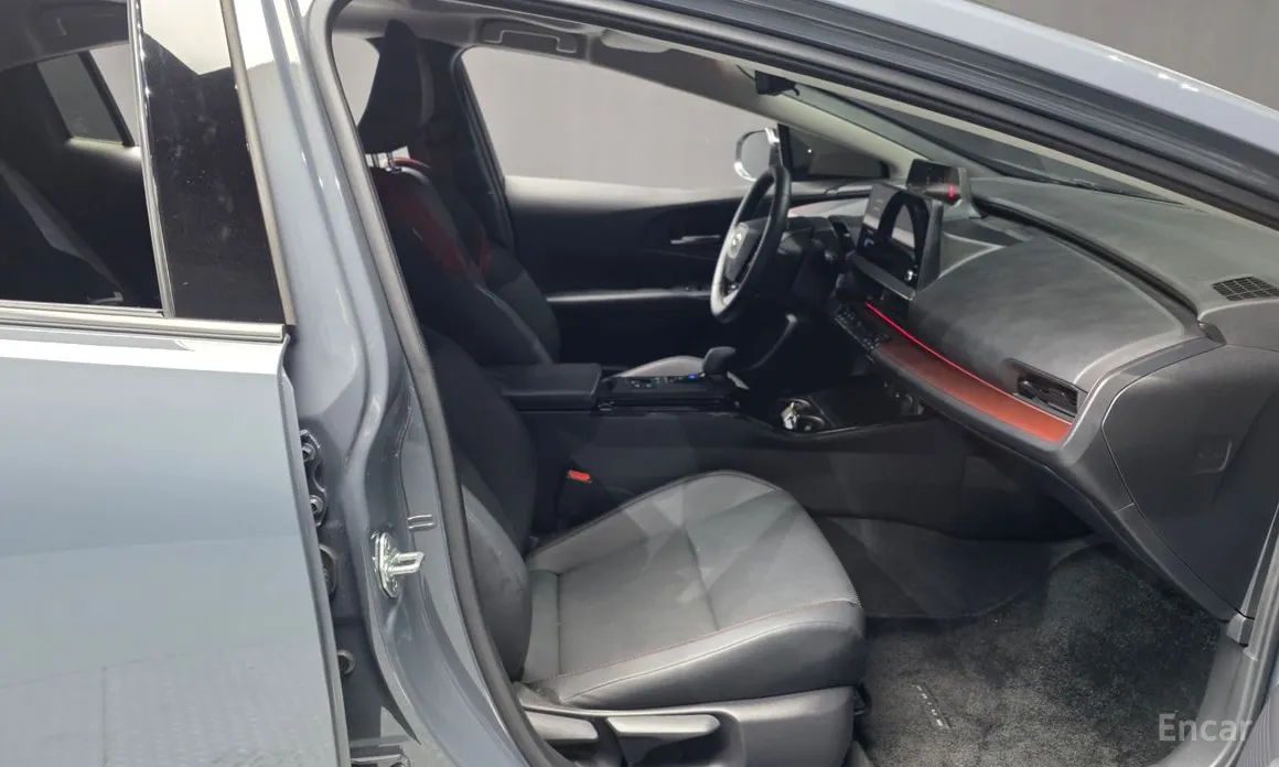 Фото 11 - Toyota Prius