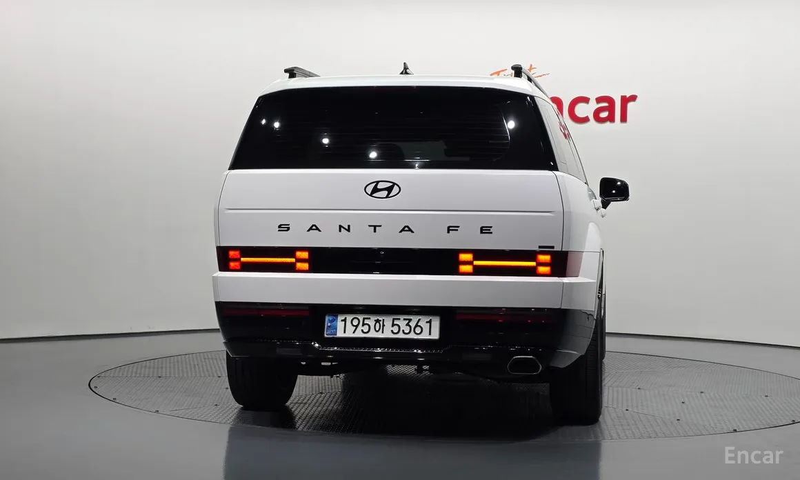 Фото 4 - Hyundai Santa Fe