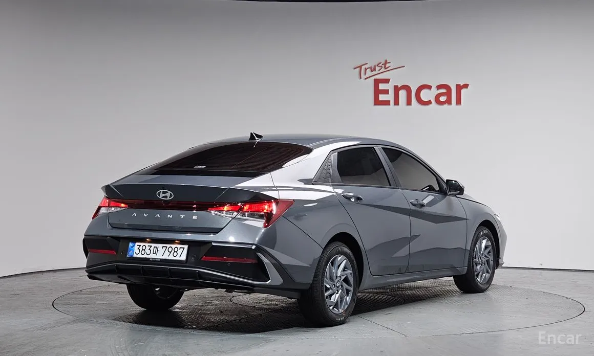 Фото 2 - Hyundai Avante