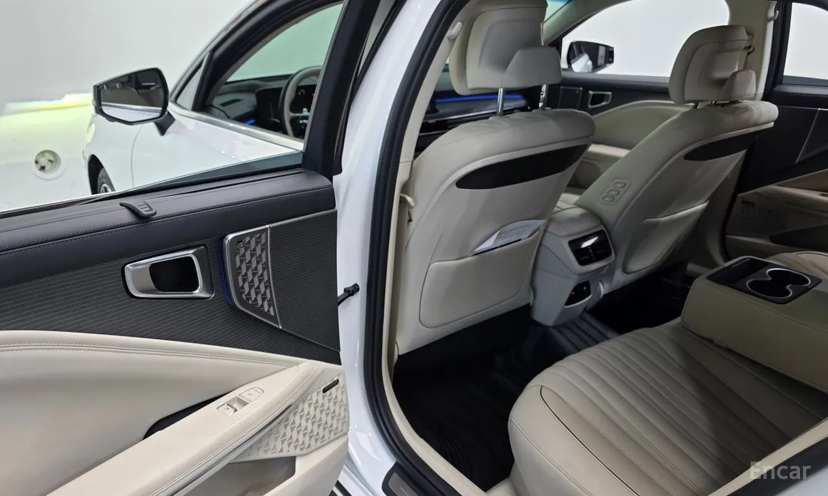 Фото 17 - Kia K8