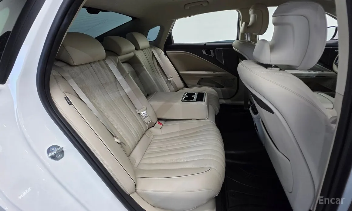 Фото 19 - Kia K8