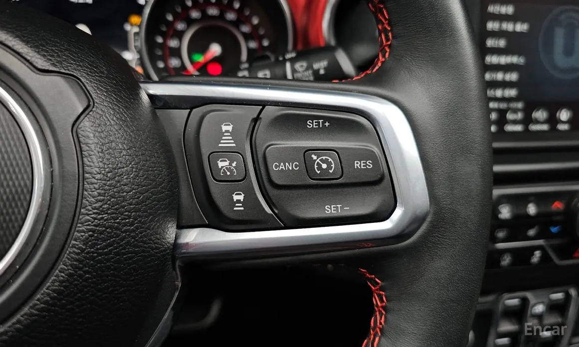 Фото 18 - Jeep Wrangler