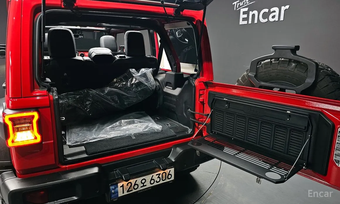 Фото 20 - Jeep Wrangler