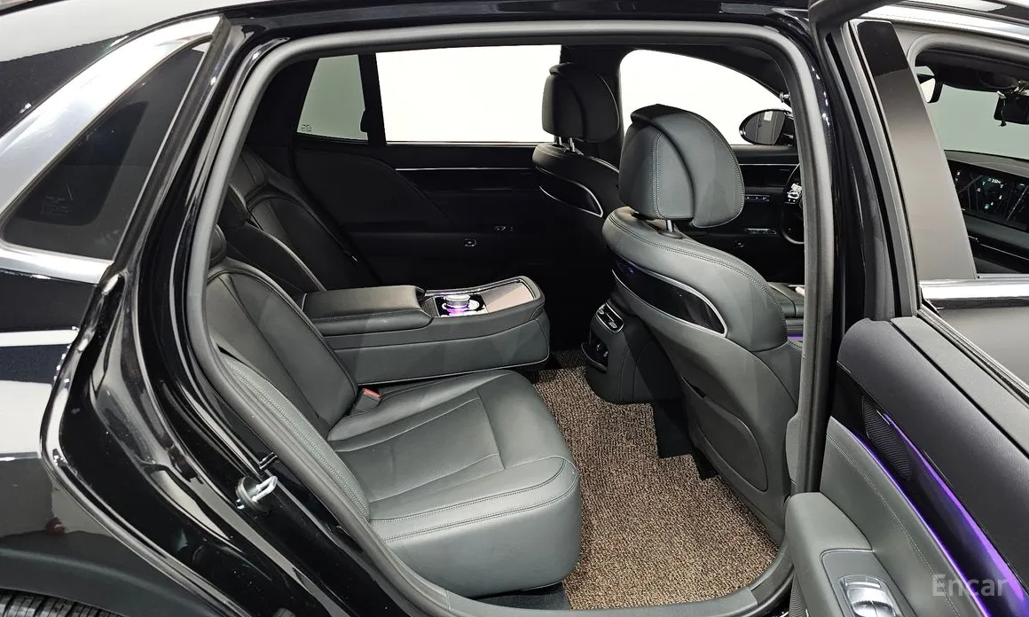 Фото 12 - Genesis G90