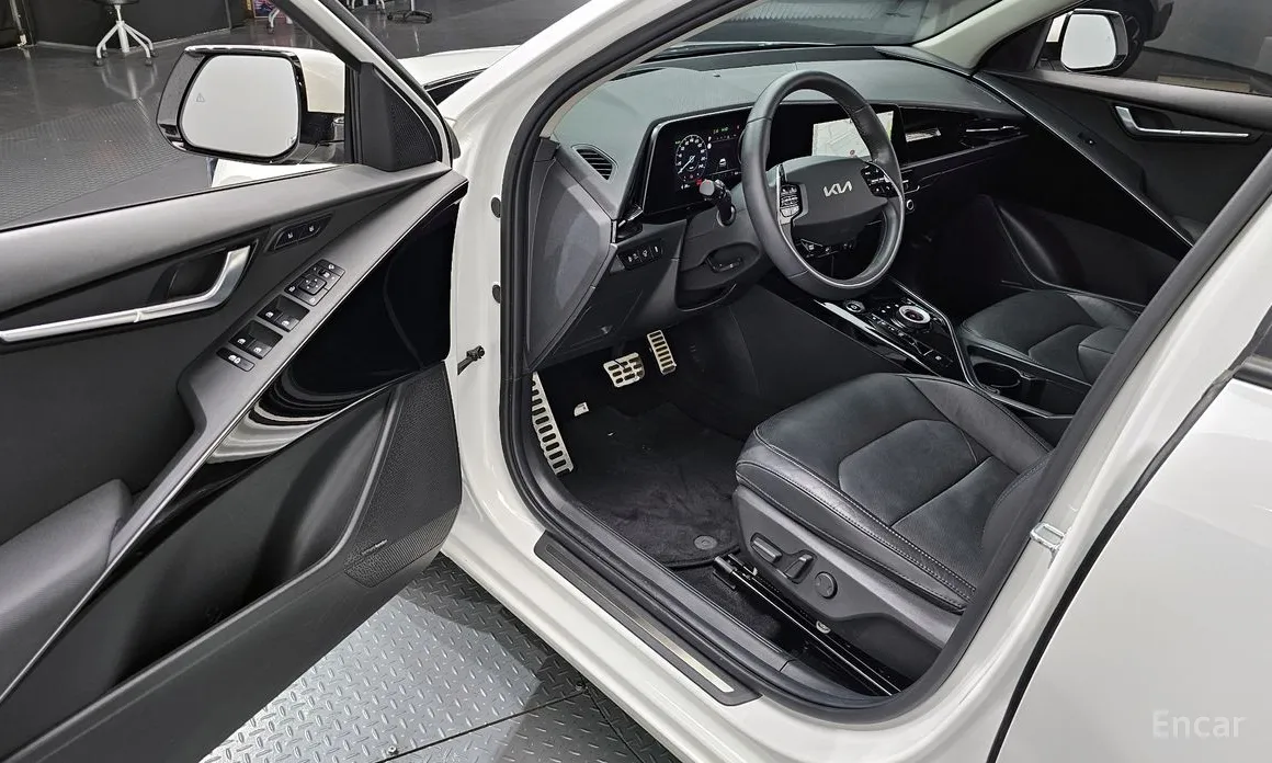 Фото 11 - Kia Niro