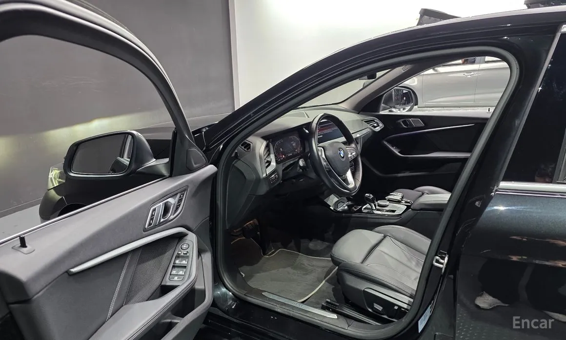 Фото 11 - BMW 1 Series