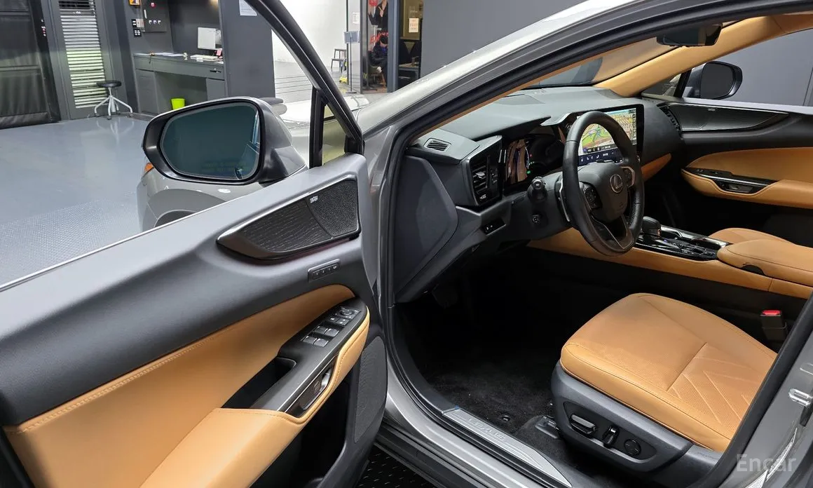 Фото 11 - Lexus NX