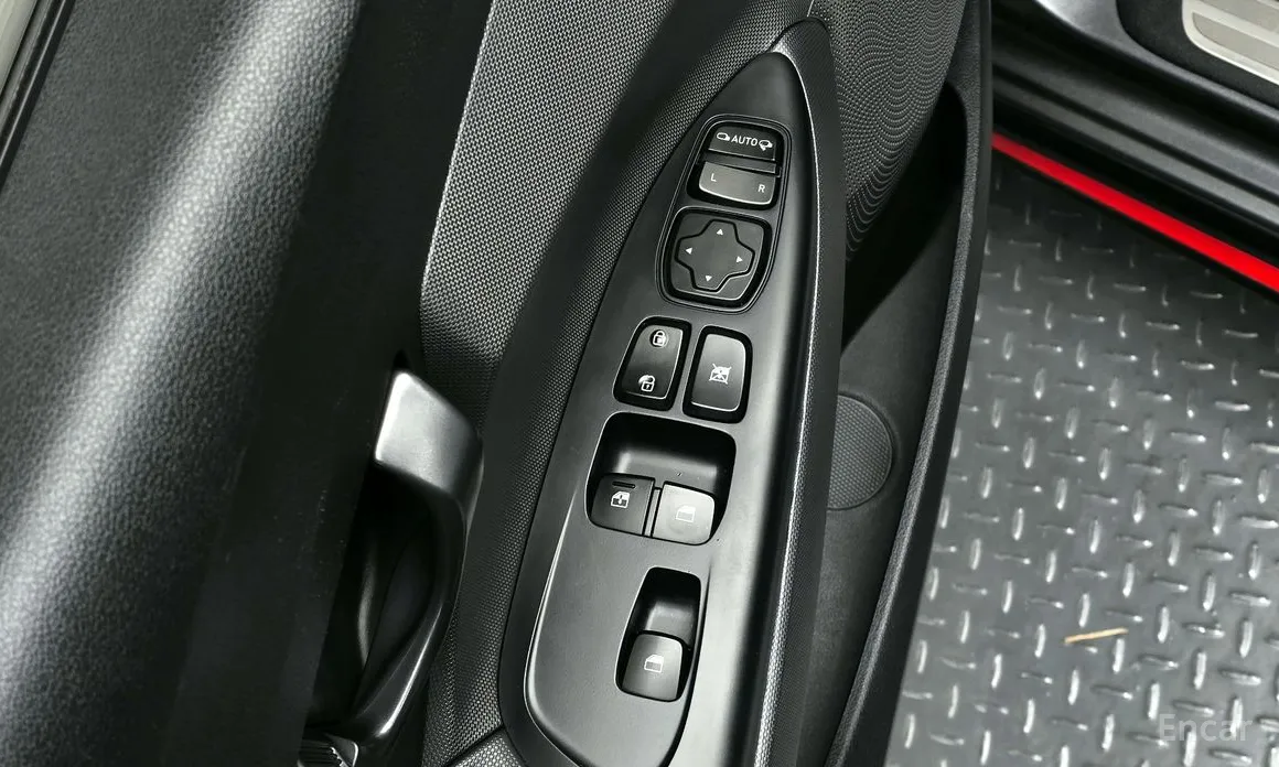 Фото 18 - Hyundai Veloster