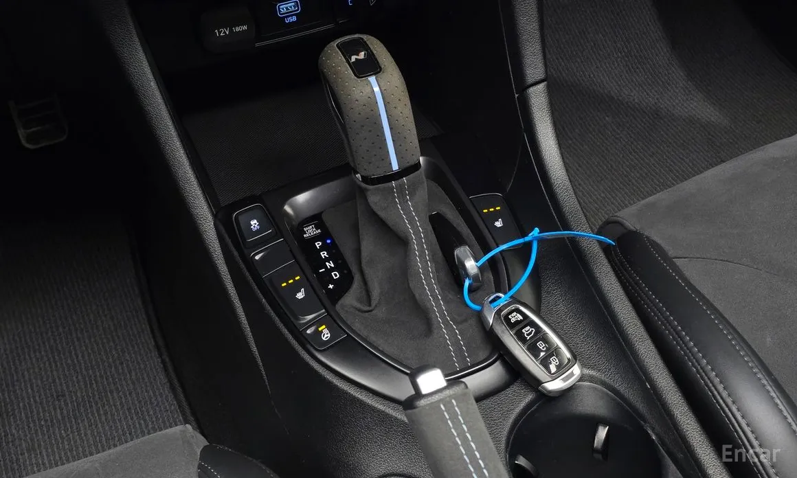 Фото 9 - Hyundai Veloster