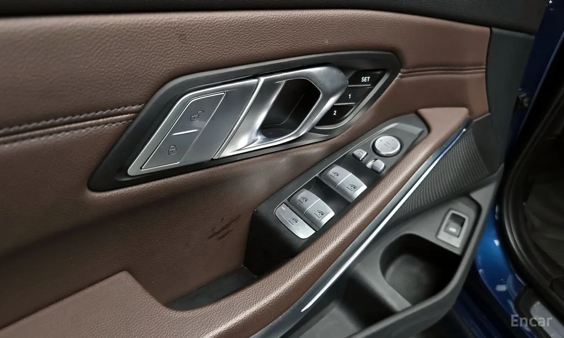 Фото 18 - BMW 3 Series