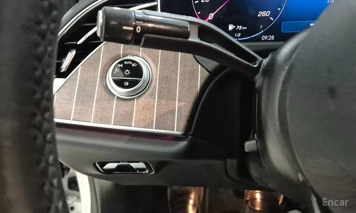 Фото 13 - Mercedes-Benz E-Class