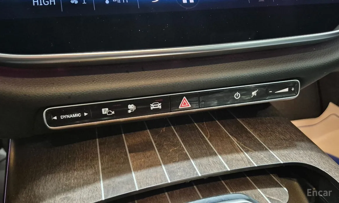 Фото 16 - Mercedes-Benz E-Class