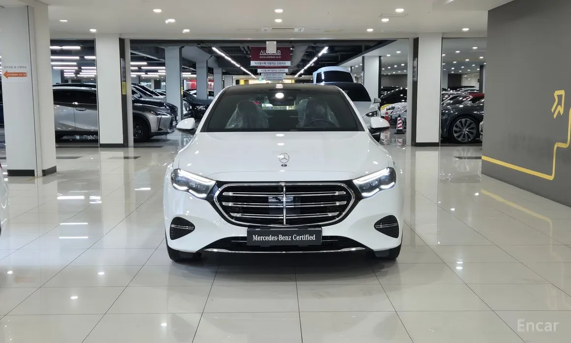 Фото 3 - Mercedes-Benz E-Class