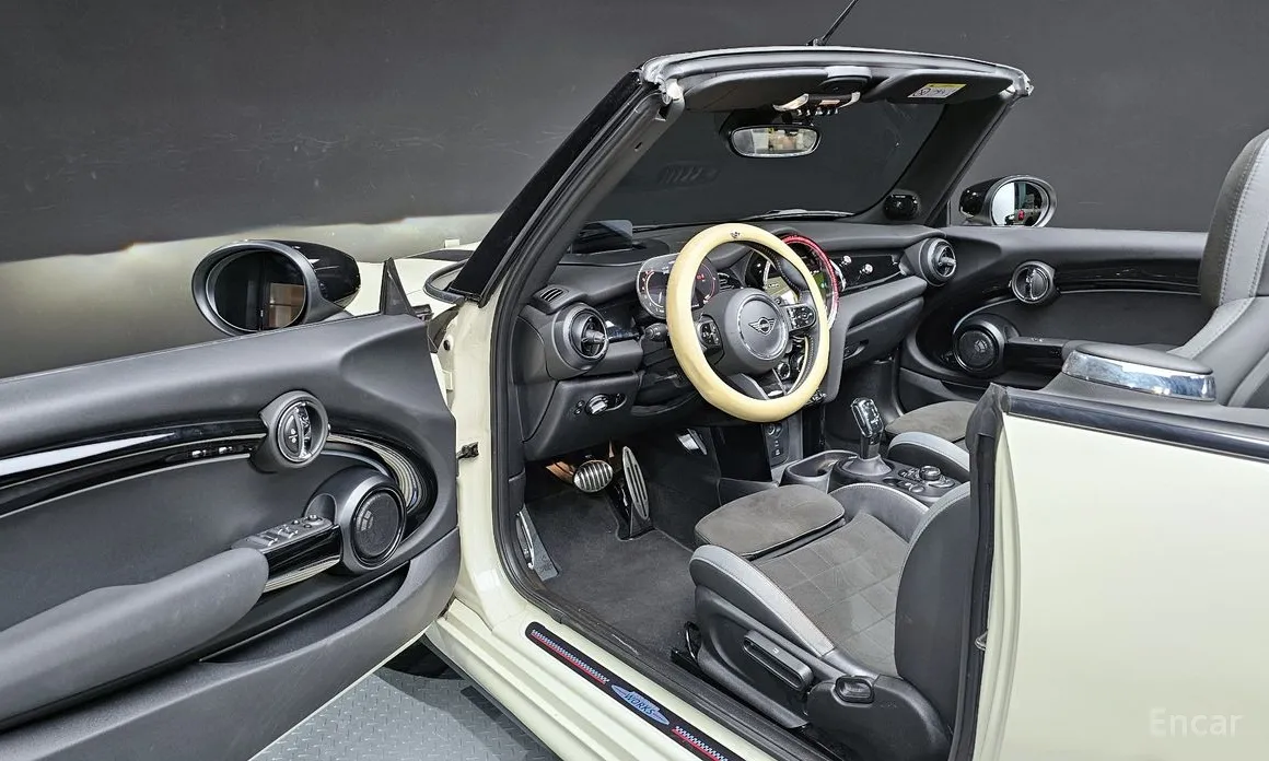 Фото 11 - Mini Cooper Convertible