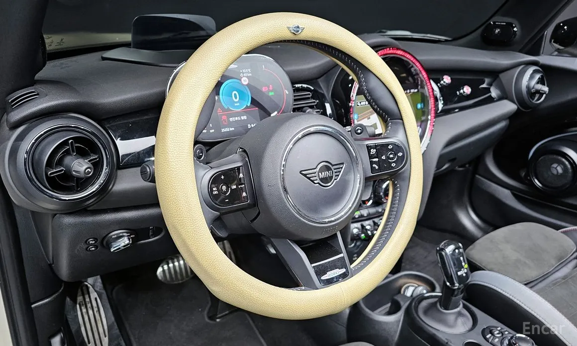 Фото 13 - Mini Cooper Convertible