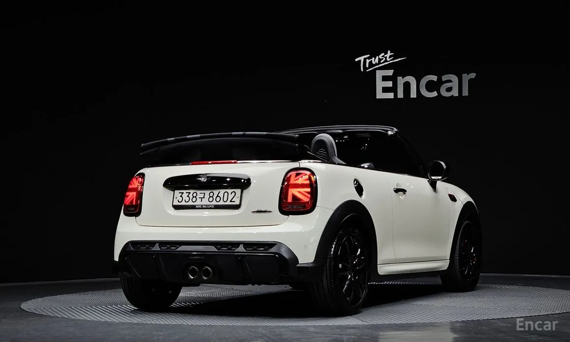 Фото 2 - Mini Cooper Convertible