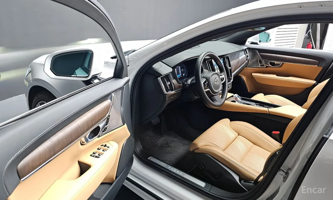 Фото 10 - Volvo S90