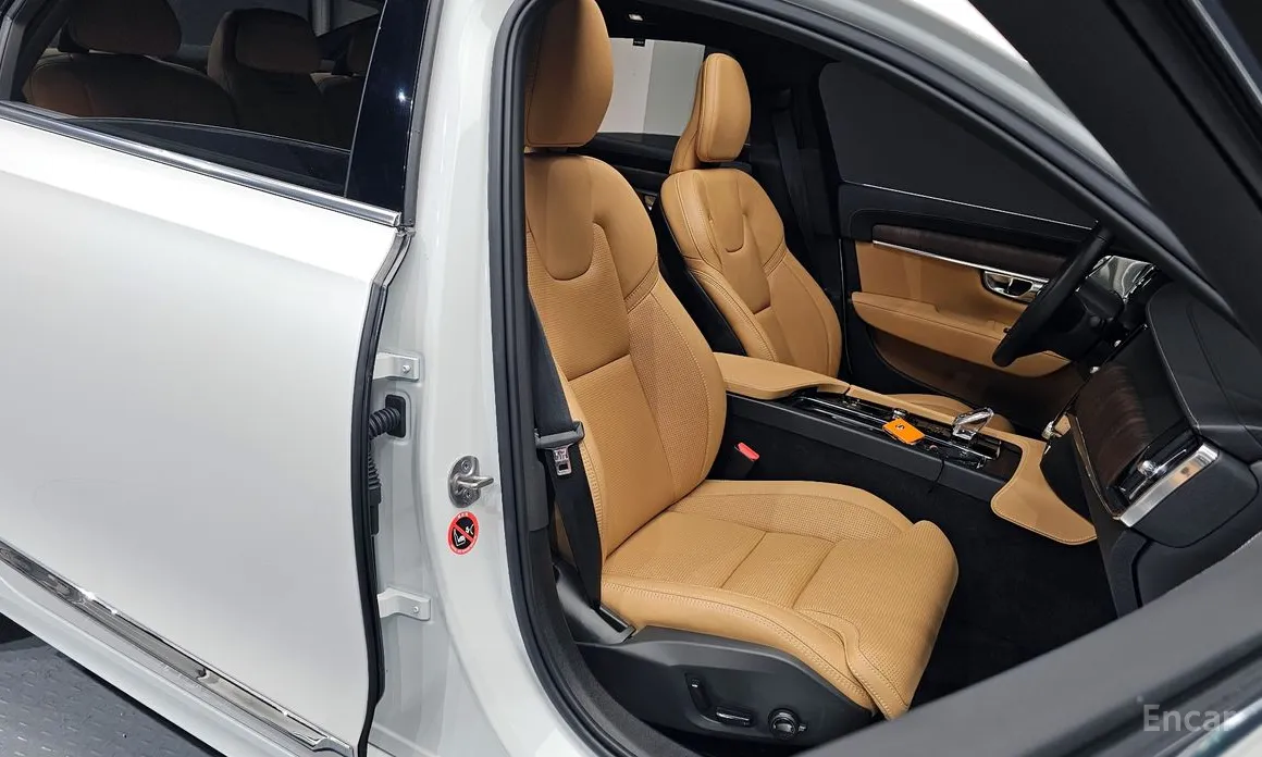 Фото 12 - Volvo S90