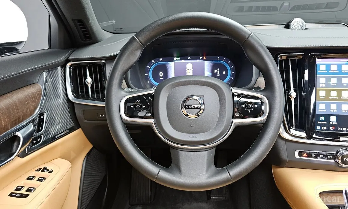 Фото 13 - Volvo S90