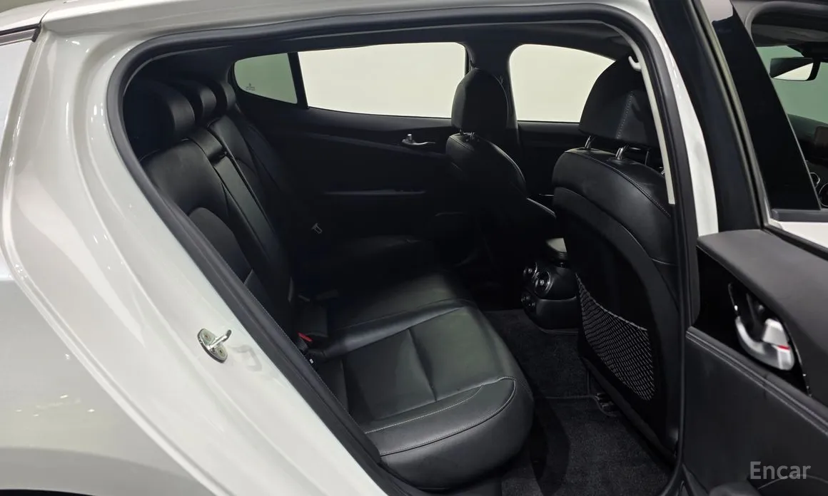 Фото 12 - Kia Stinger