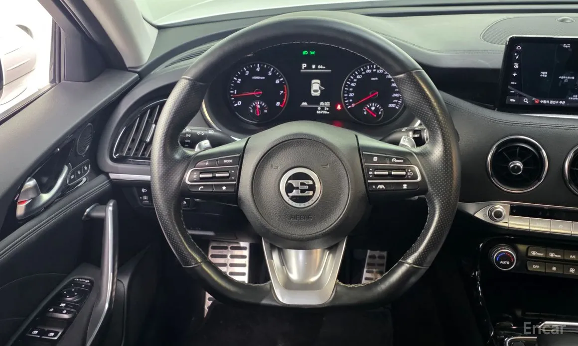 Фото 13 - Kia Stinger