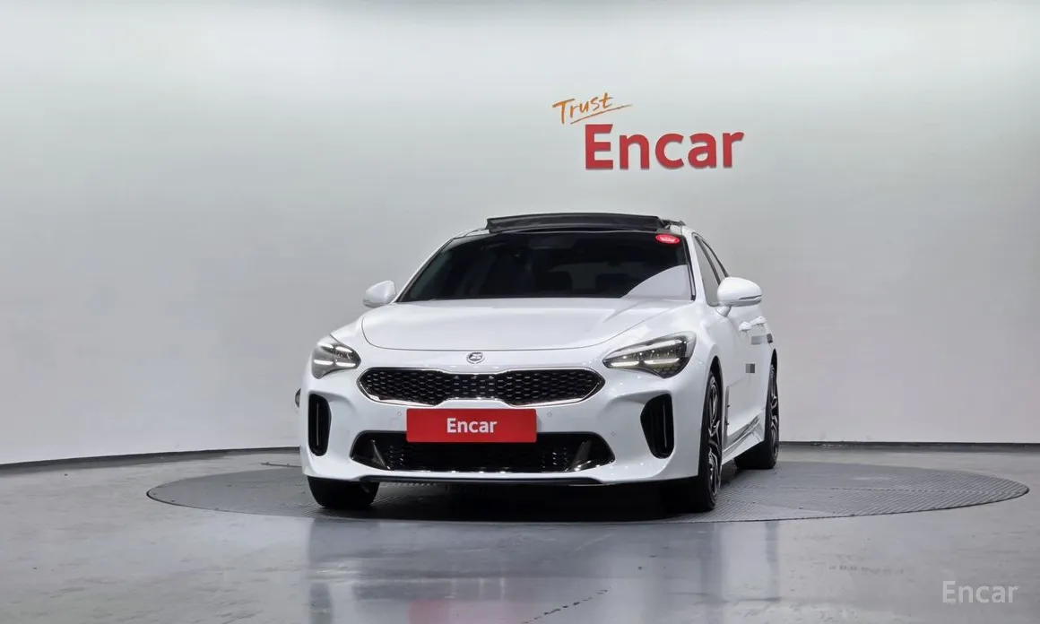 Фото 3 - Kia Stinger