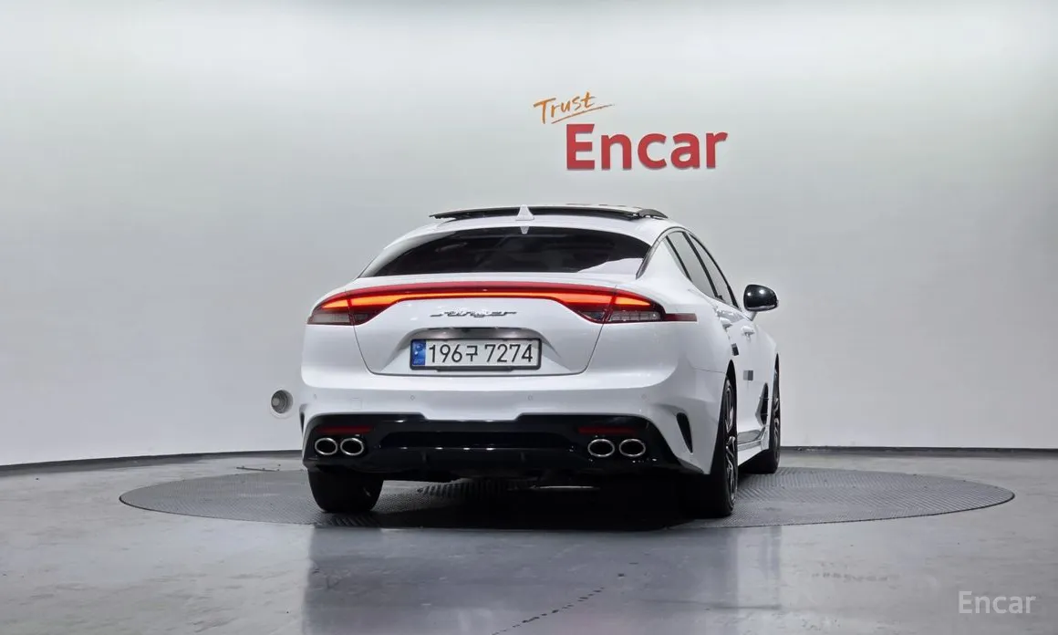 Фото 4 - Kia Stinger