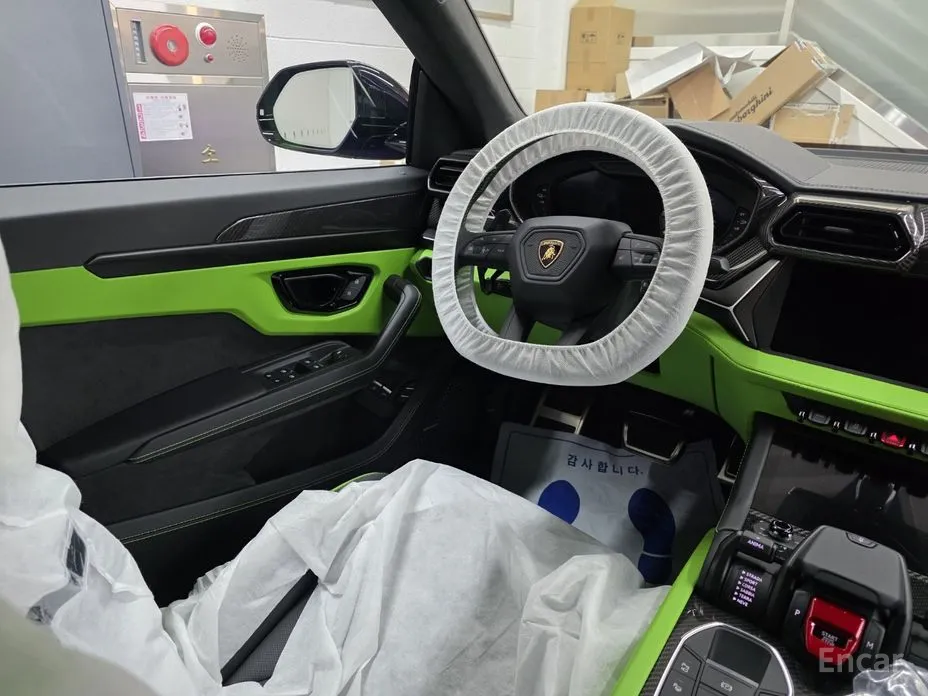 Фото 10 - Lamborghini Urus