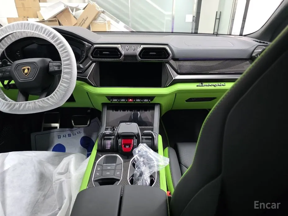 Фото 11 - Lamborghini Urus