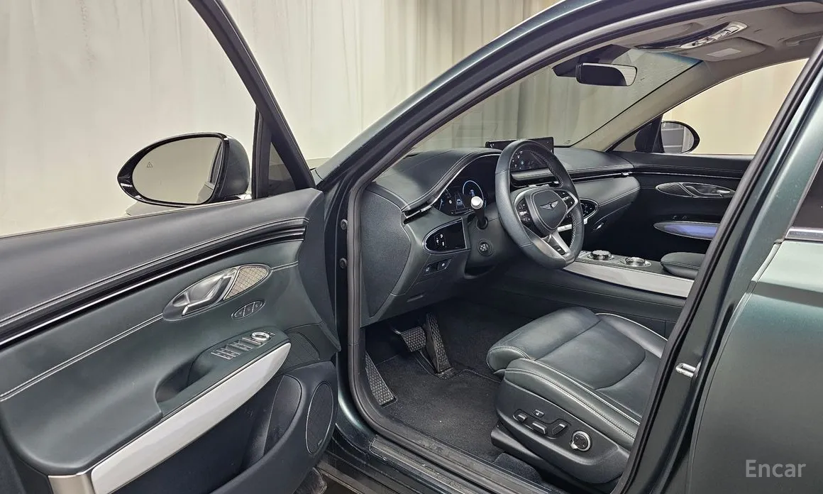 Фото 10 - Genesis GV70