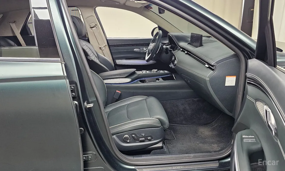 Фото 11 - Genesis GV70