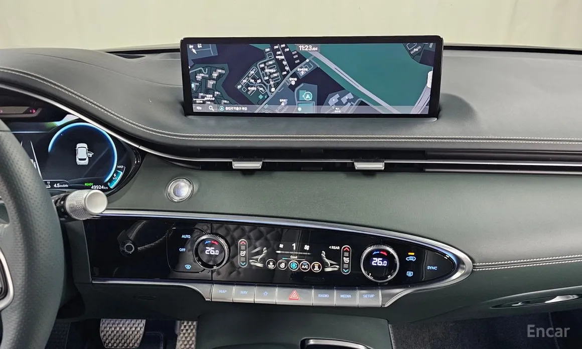 Фото 15 - Genesis GV70