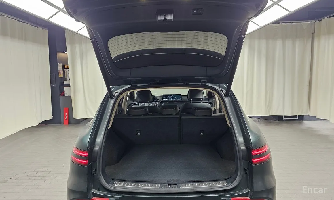 Фото 20 - Genesis GV70