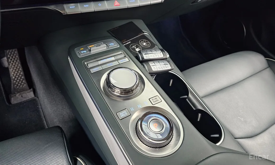 Фото 9 - Genesis GV70