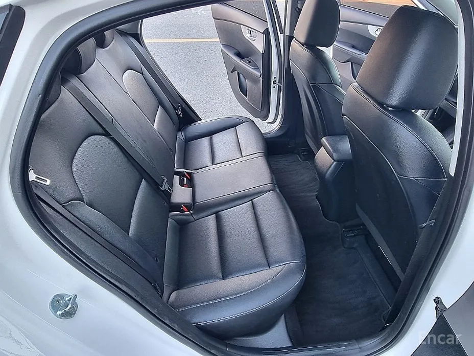 Фото 14 - Kia K3