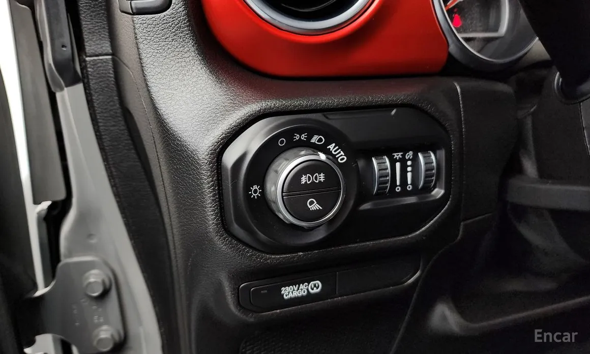 Фото 14 - Jeep Gladiator