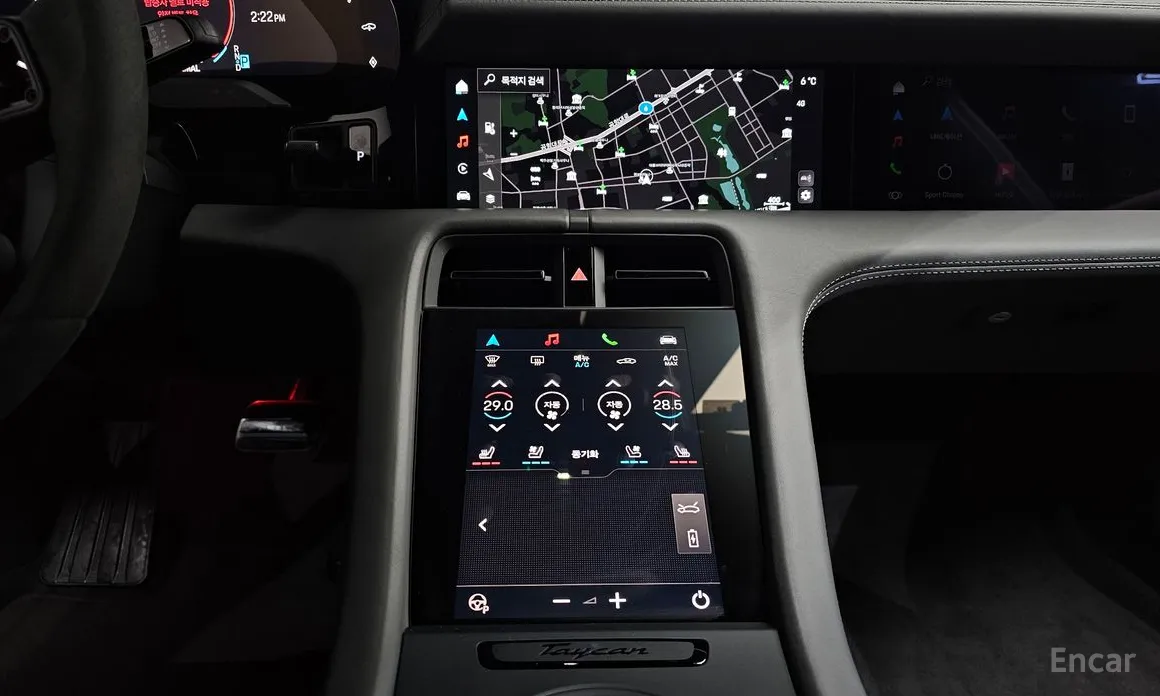 Фото 14 - Porsche Taycan