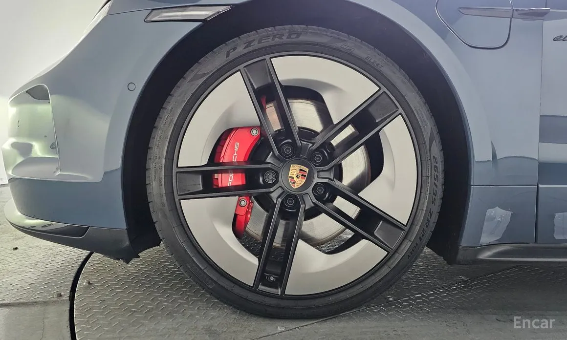 Фото 5 - Porsche Taycan