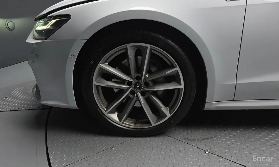 Фото 5 - Audi A7