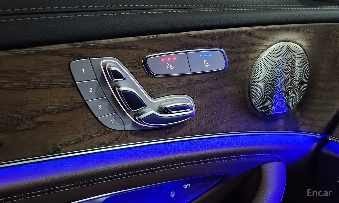 Фото 11 - Mercedes-Benz E-Class