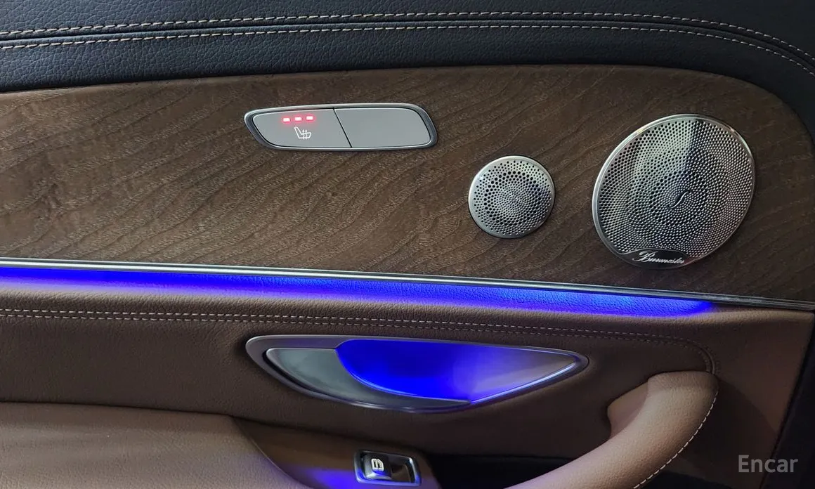 Фото 14 - Mercedes-Benz E-Class