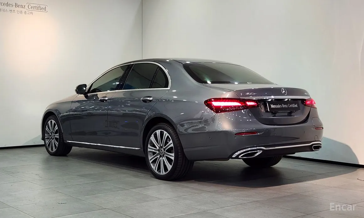 Фото 2 - Mercedes-Benz E-Class