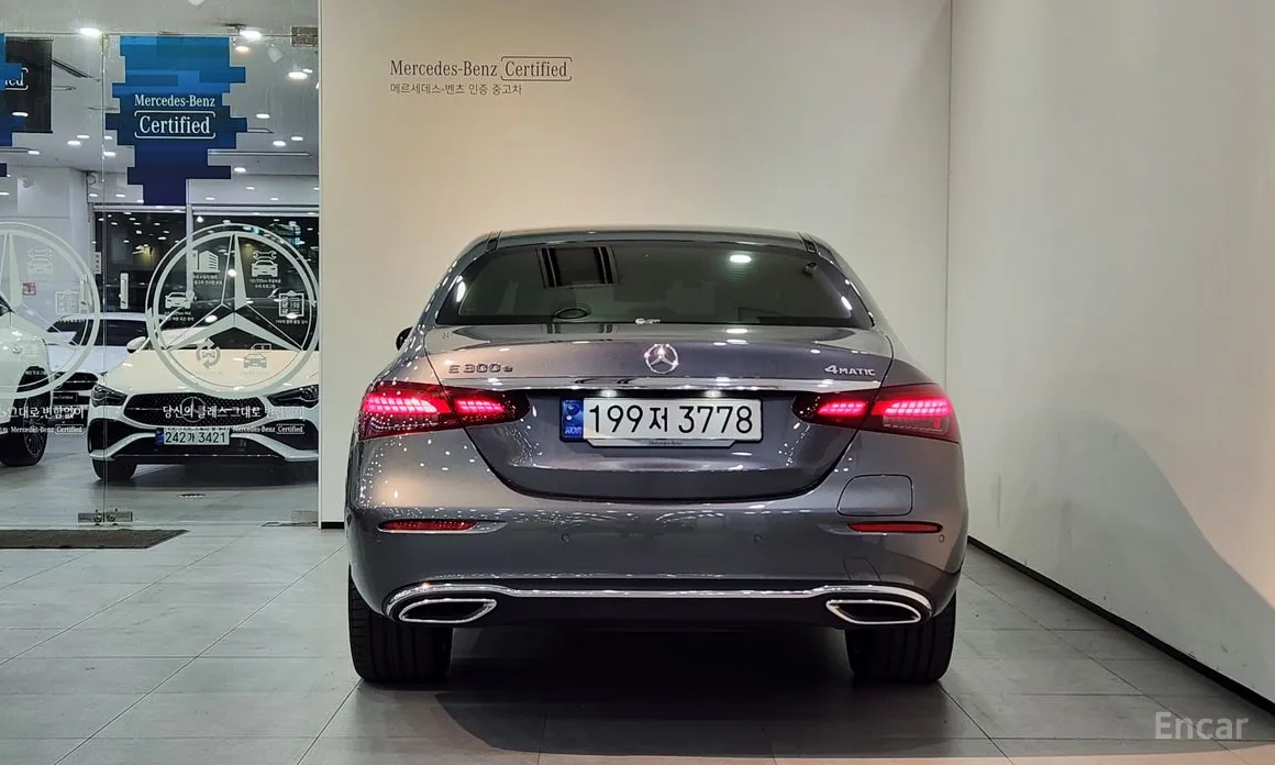 Фото 4 - Mercedes-Benz E-Class