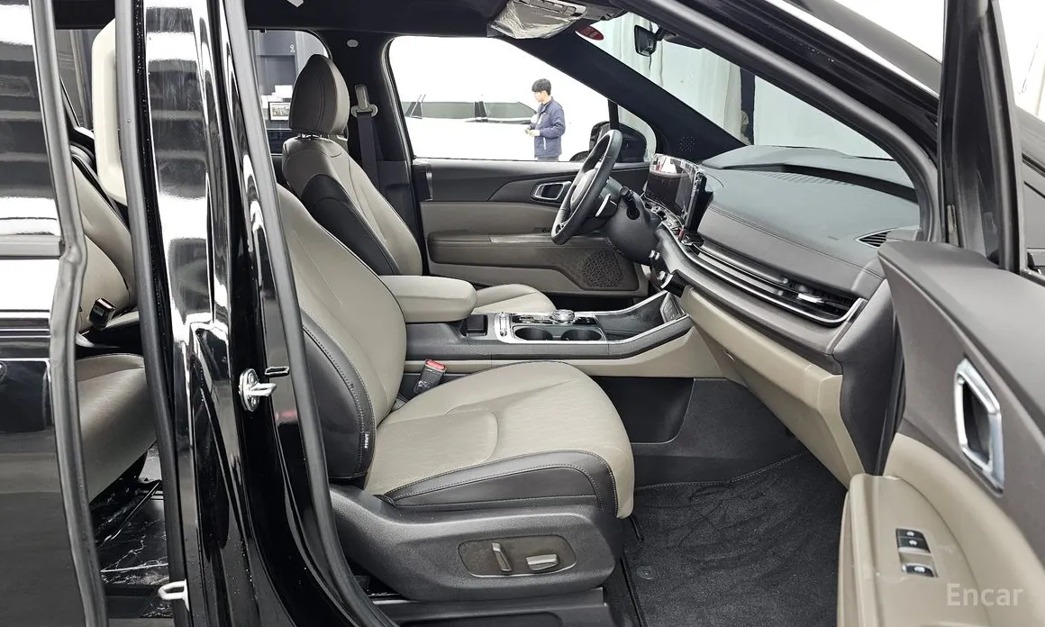 Фото 11 - Kia Carnival