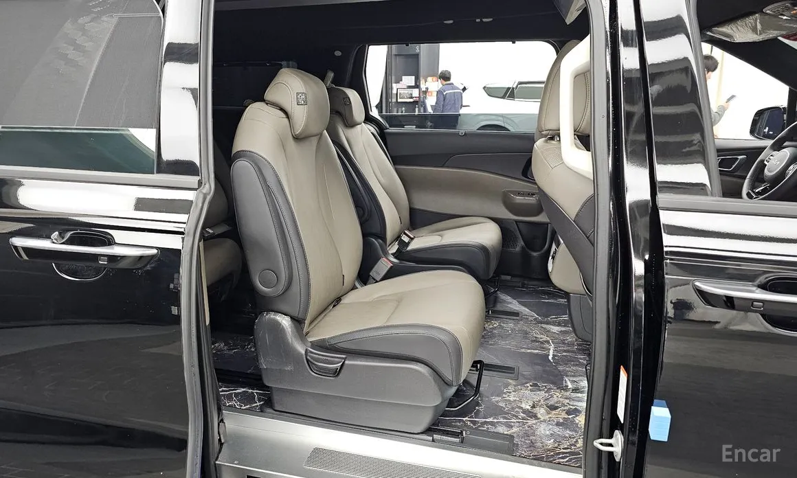 Фото 12 - Kia Carnival